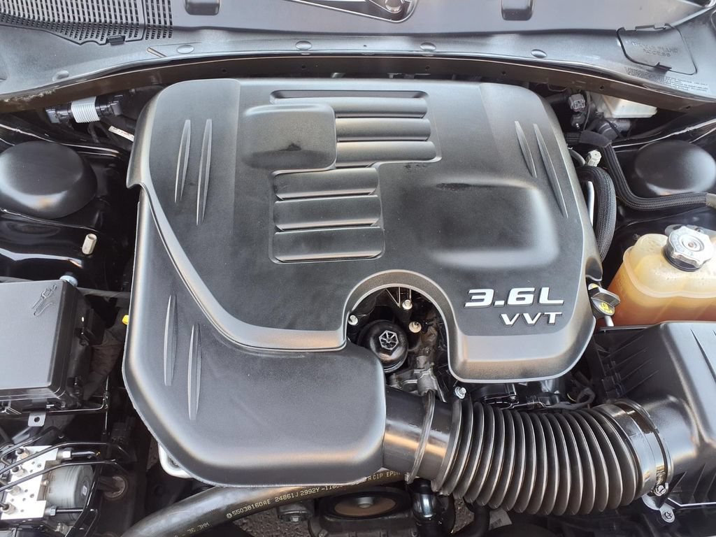 Used 2022 Dodge Charger SXT RWD image 16