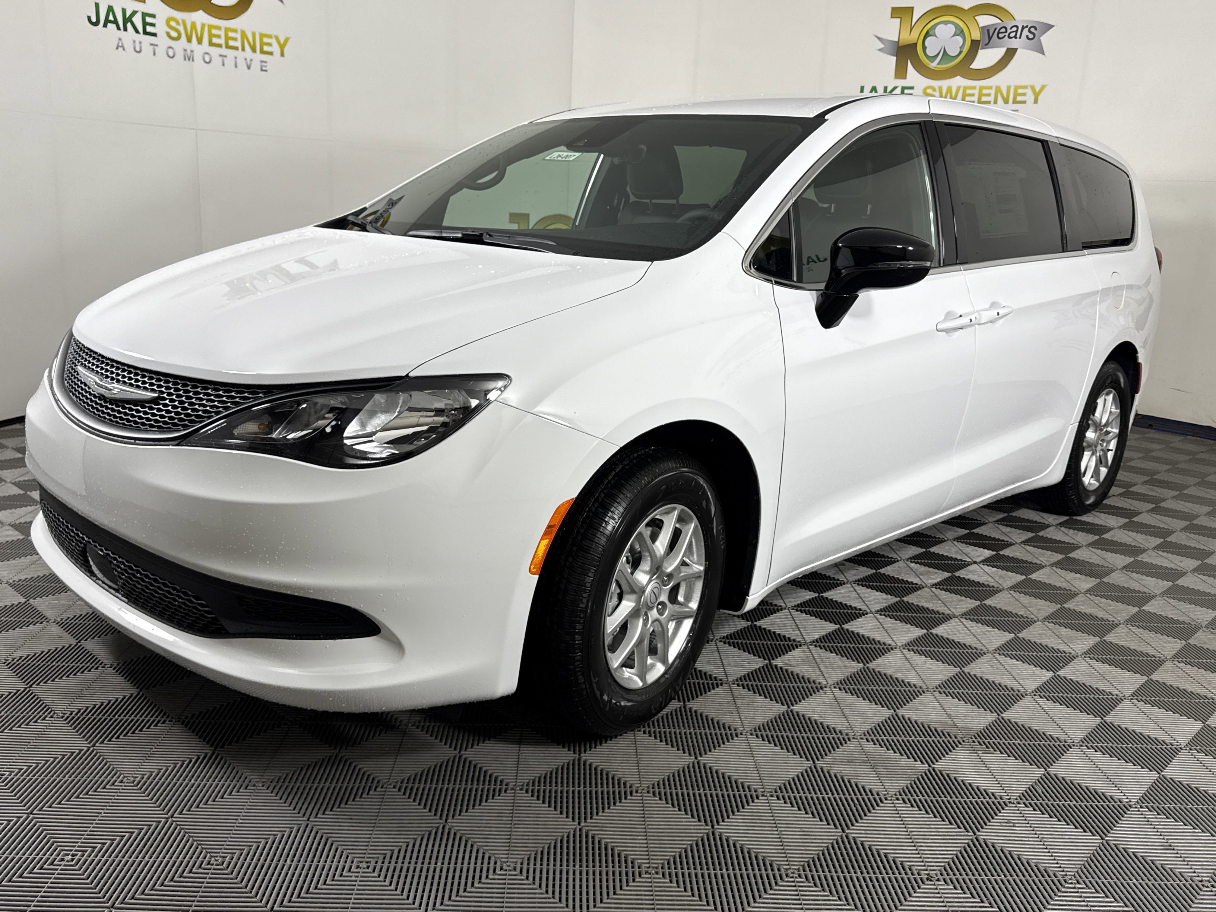 New 2026 Chrysler Voyager LX image 3