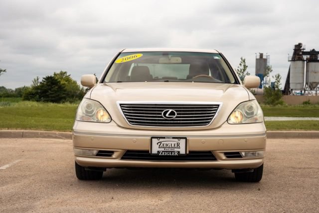 Used 2006 Lexus LS 430 RWD image 2