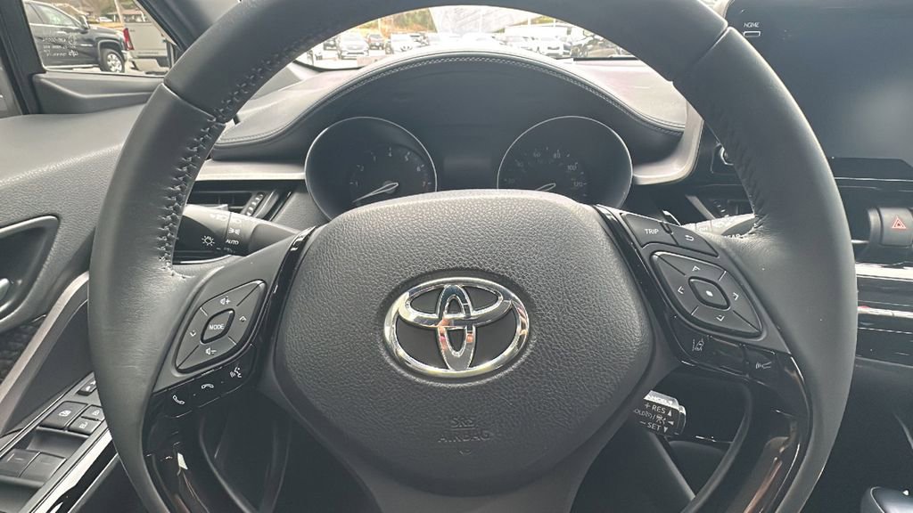 Used 2022 Toyota C-HR Nightshade image 22