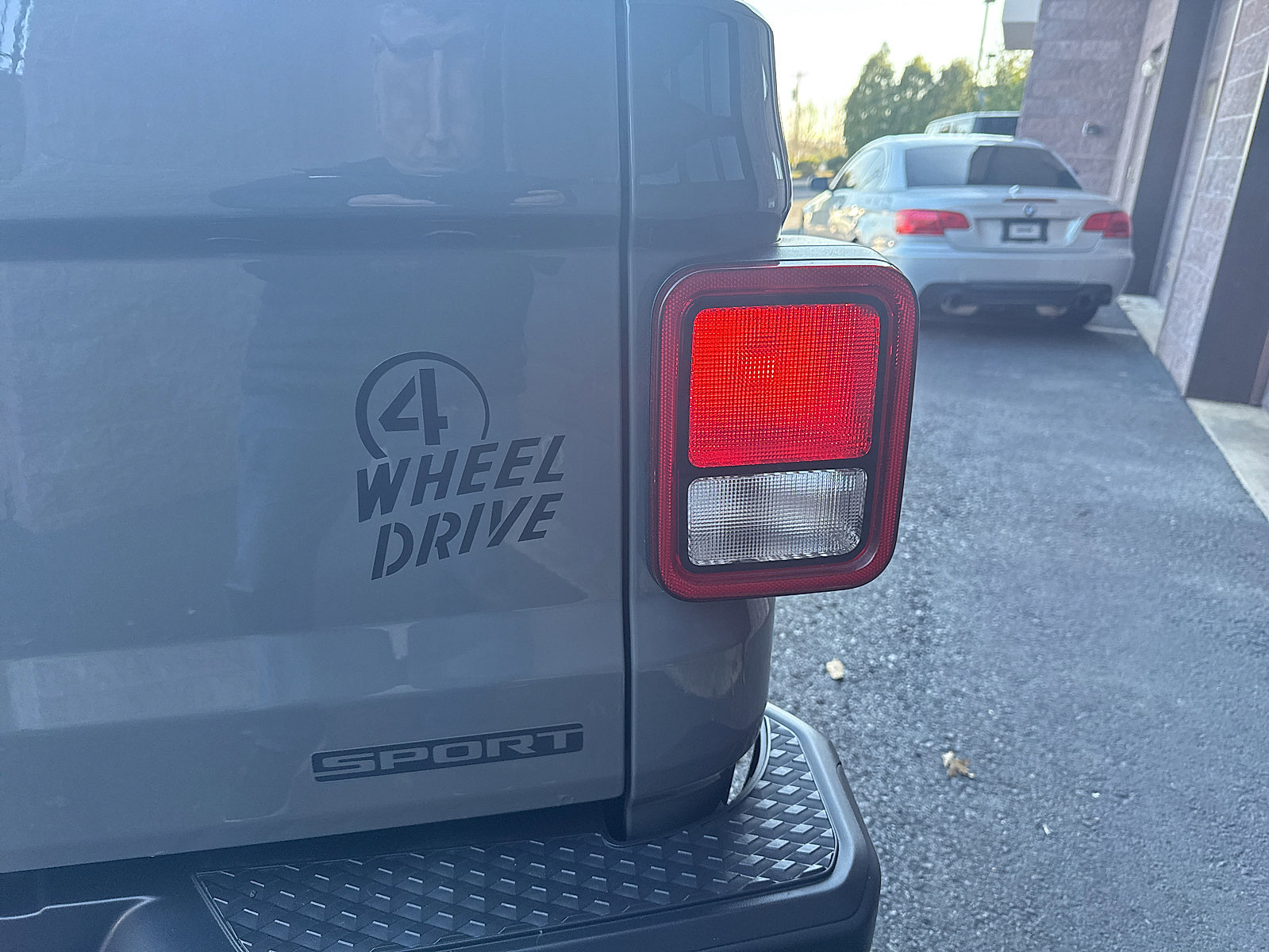 Used 2020 Jeep Gladiator Sport w/ Quick Order Package 24S image 15