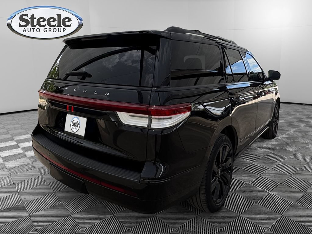 Used 2023 Lincoln Navigator Reserve AWD/4WD image 5