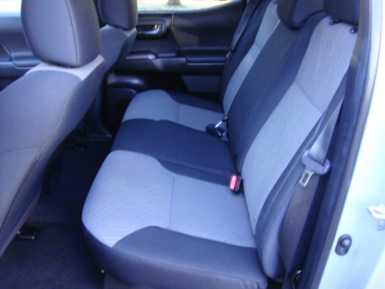 Used 2023 Toyota Tacoma TRD Off-Road image 21