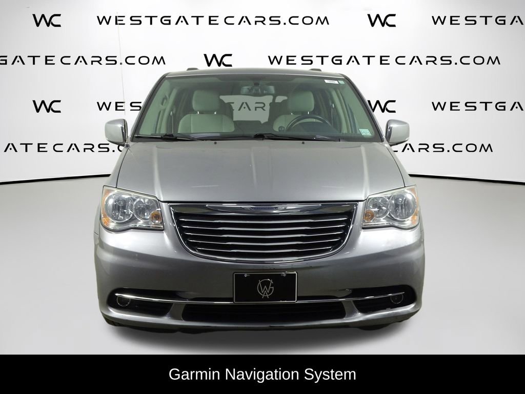 Used 2014 Chrysler Town & Country Touring-L w/ Driver Convenience Group image 2