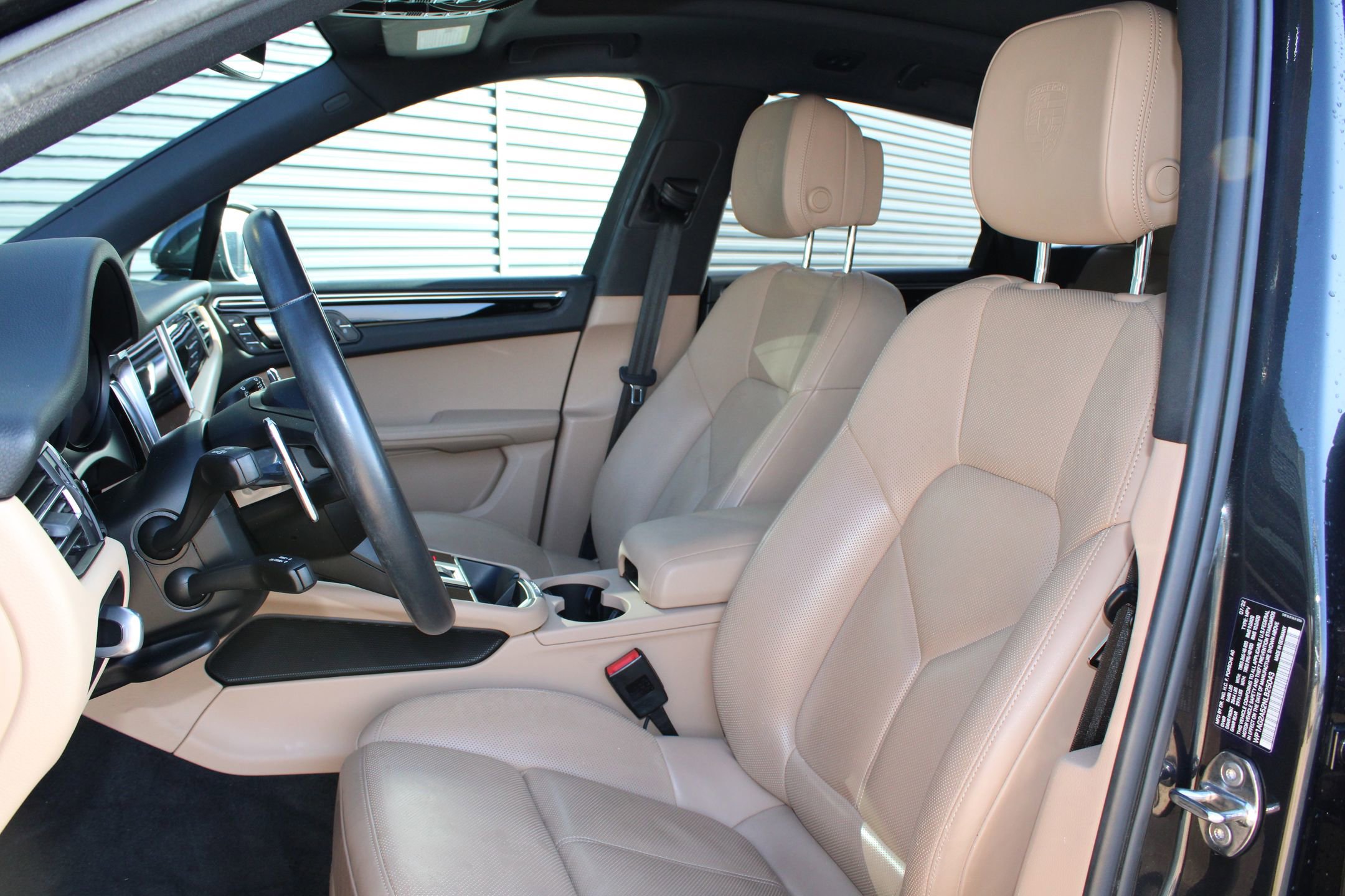 Certified 2022 Porsche Macan S image 5