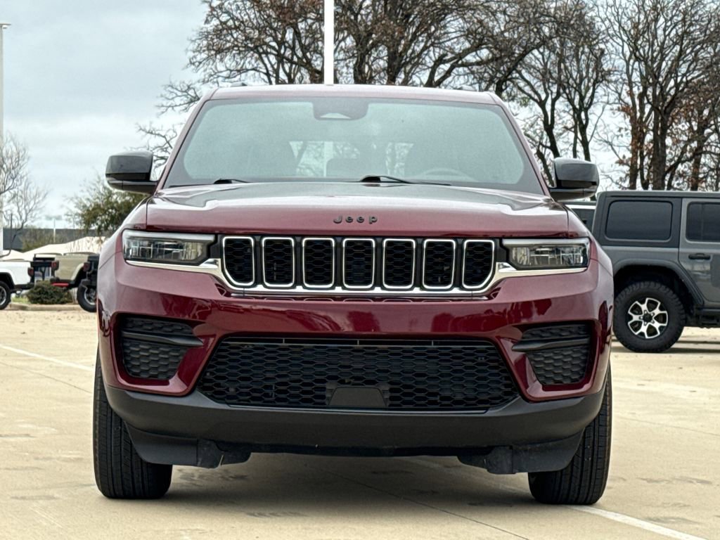 Used 2024 Jeep Grand Cherokee Altitude AWD/4WD image 2