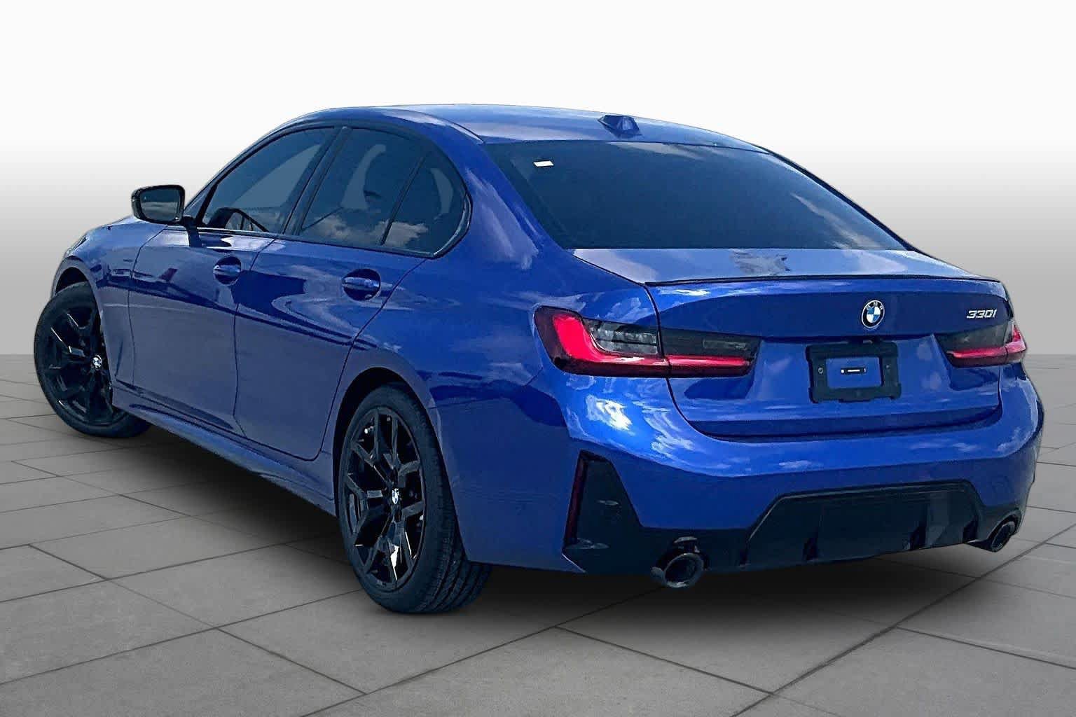 Used 2026 BMW 330i Sedan w/ M Sport Package RWD image 11