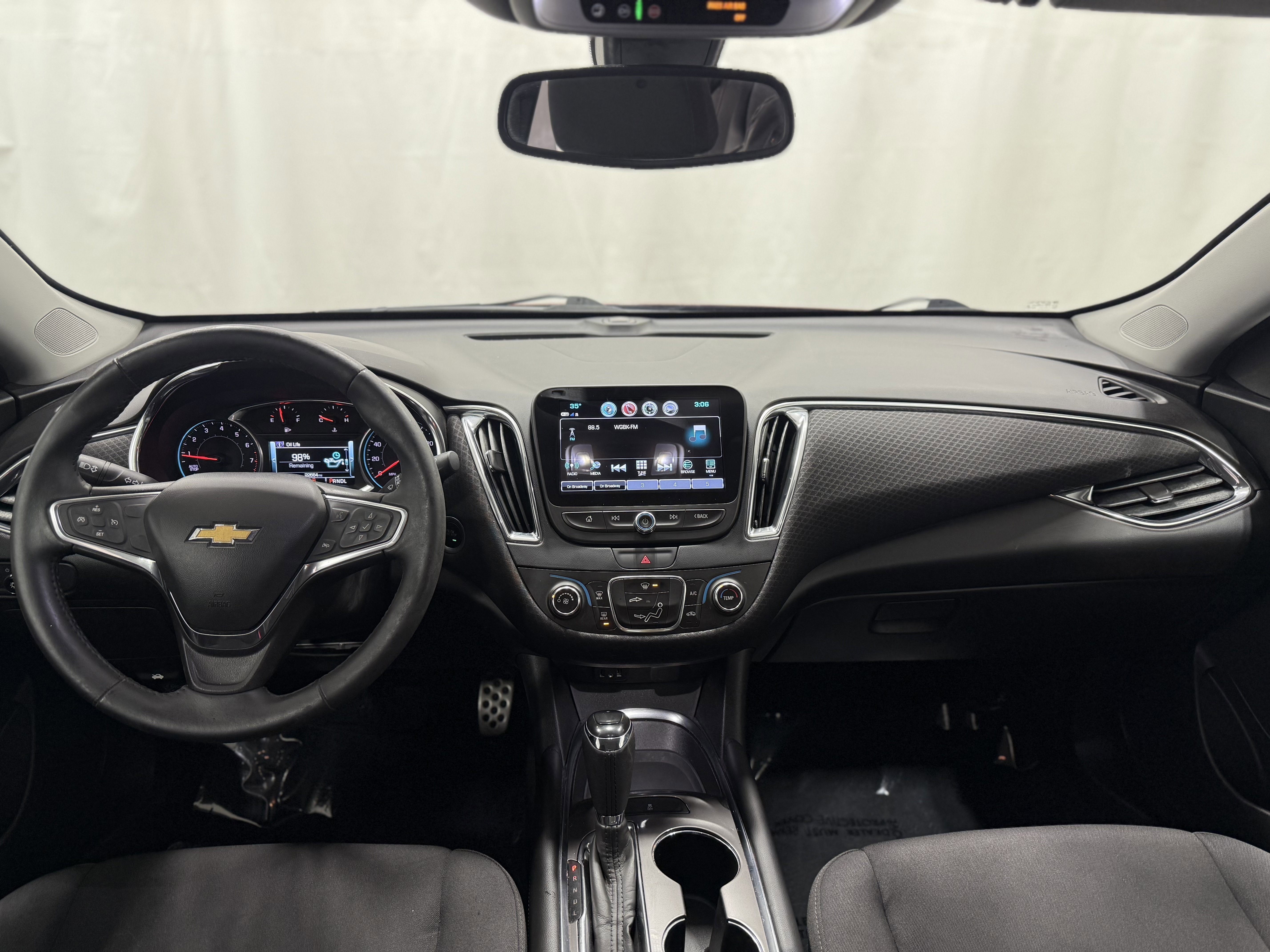 Used 2017 Chevrolet Malibu LT image 15