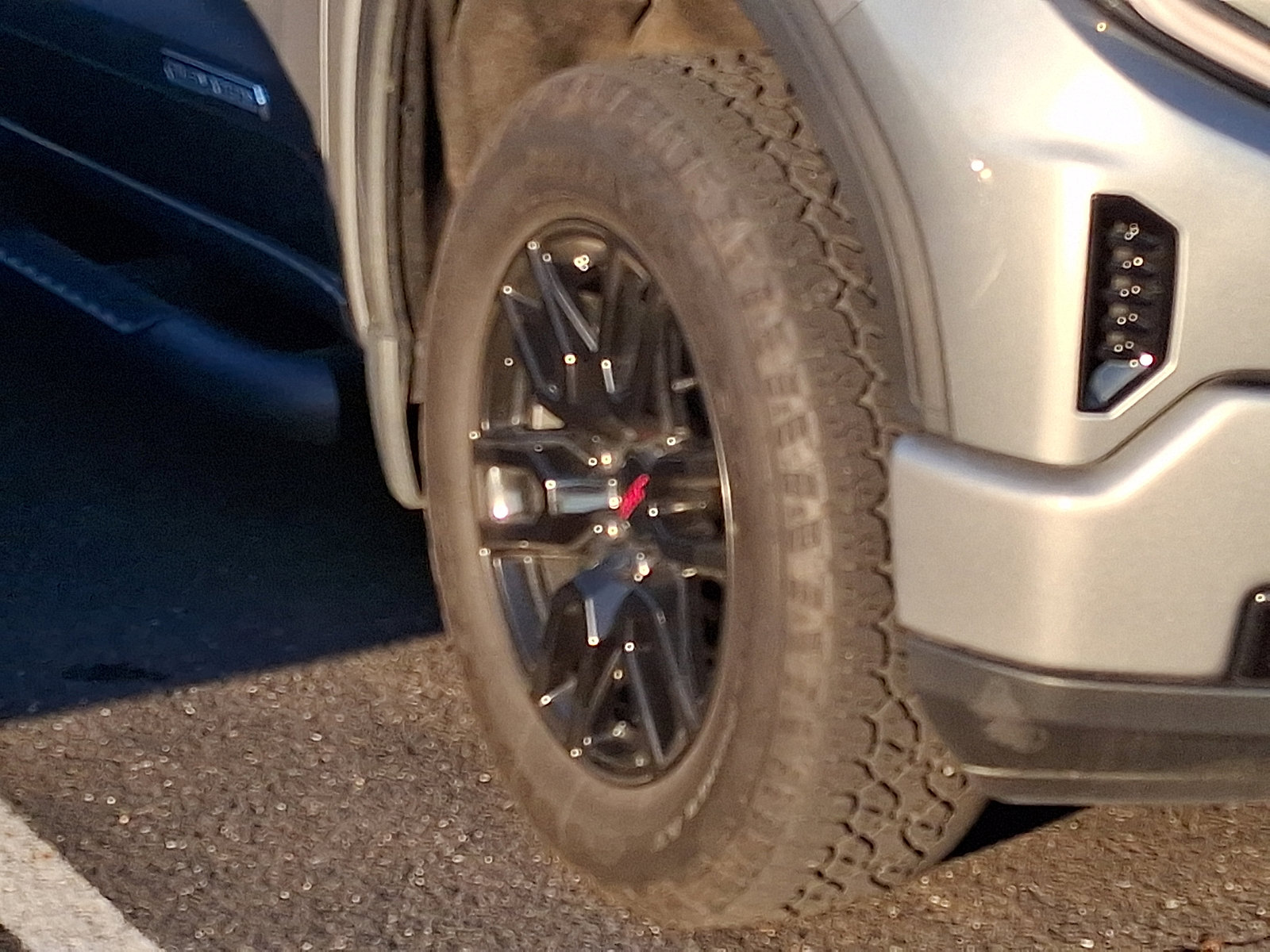 Used 2023 GMC Sierra 1500 Elevation AWD/4WD image 6