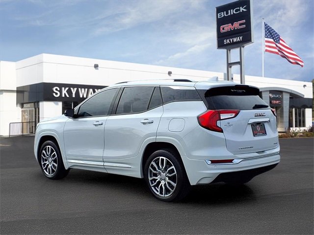 Used 2023 GMC Terrain Denali w/ Denali Premium Package image 7