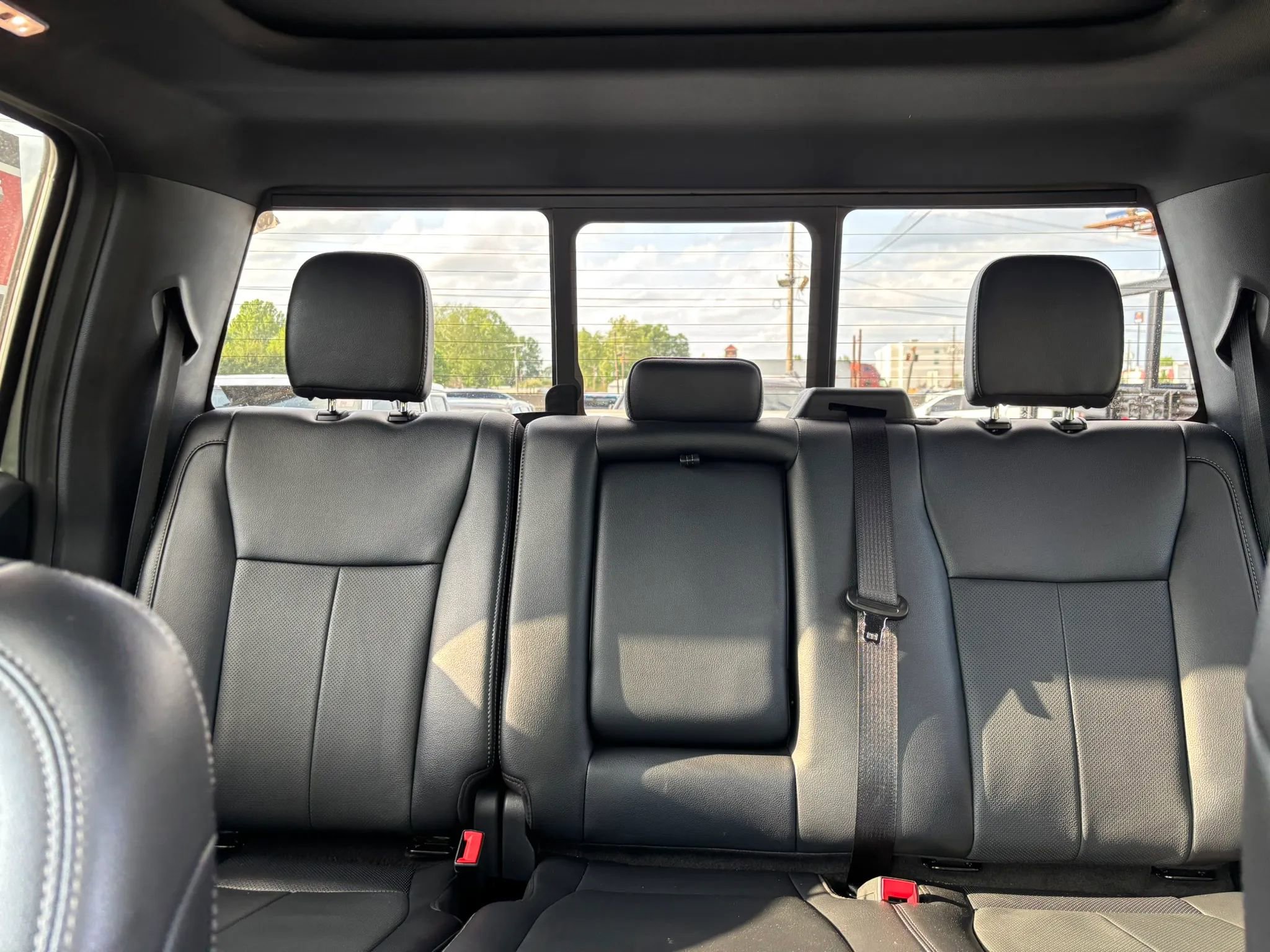 Used 2022 Ford F250 Lariat w/ Black Appearance Package image 15