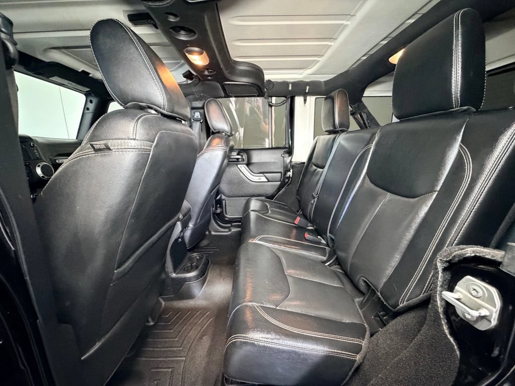 Used 2016 Jeep Wrangler Unlimited Rubicon w/ Dual Top Group AWD/4WD image 4