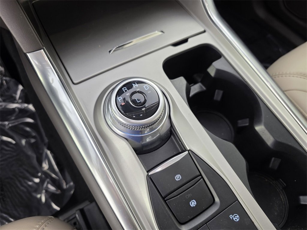 Used 2023 Ford Explorer Platinum w/ Technology Package image 25