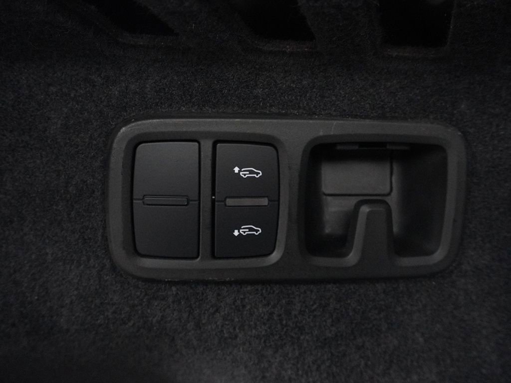 Used 2023 Audi Q8 Prestige AWD/4WD image 45