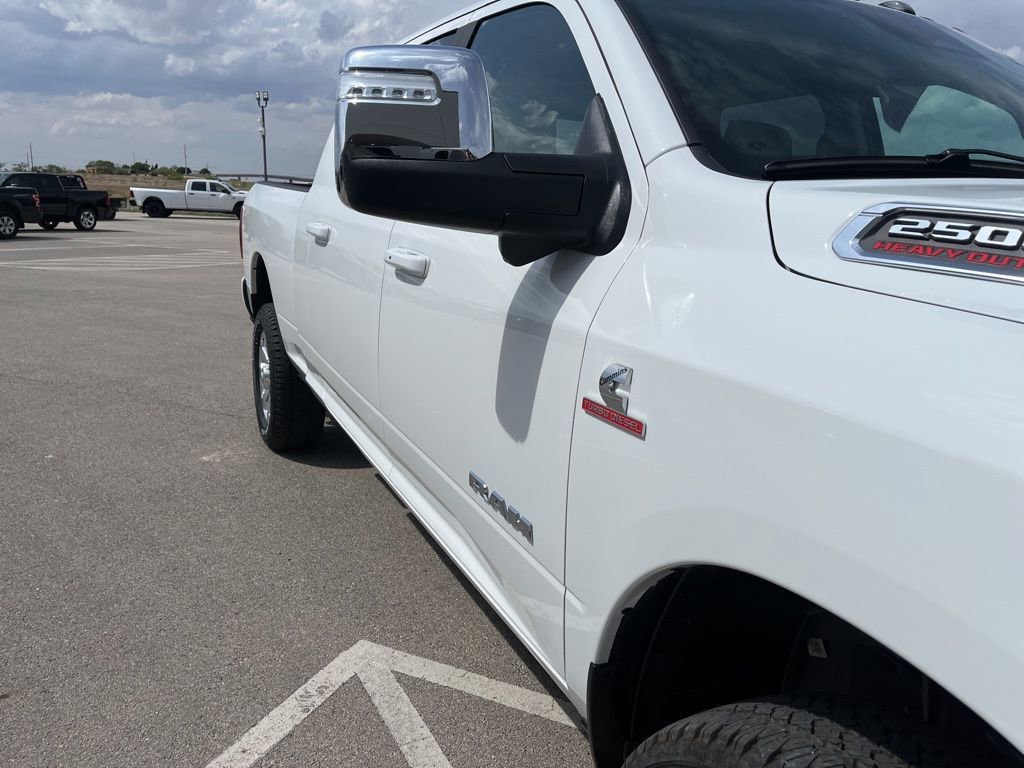 New 2026 RAM 2500 Laramie AWD/4WD image 13