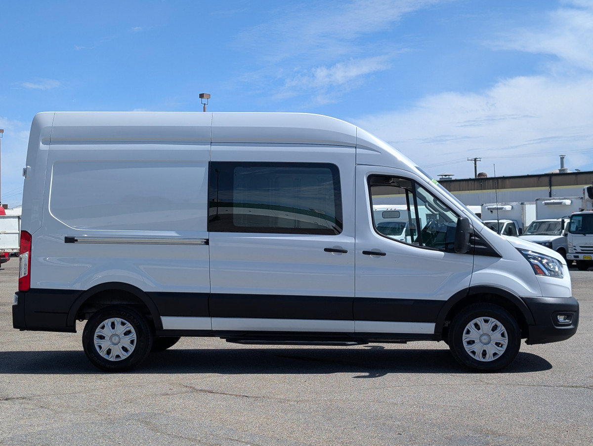 Used 2023 Ford E-Transit 148 High Roof image 13