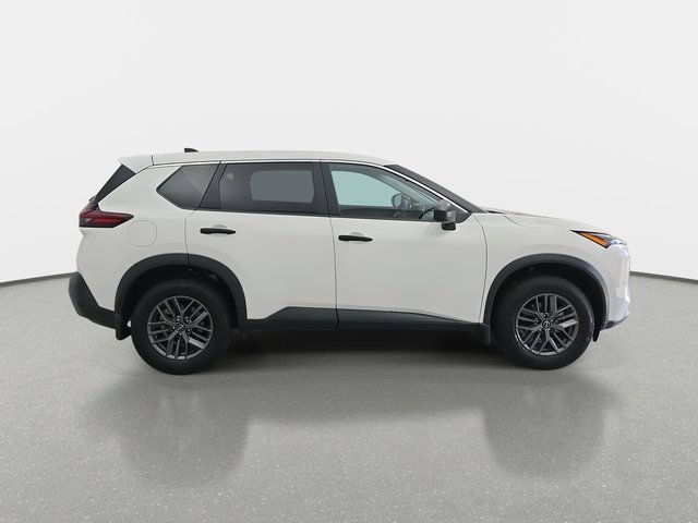 Certified 2022 Nissan Rogue S image 4