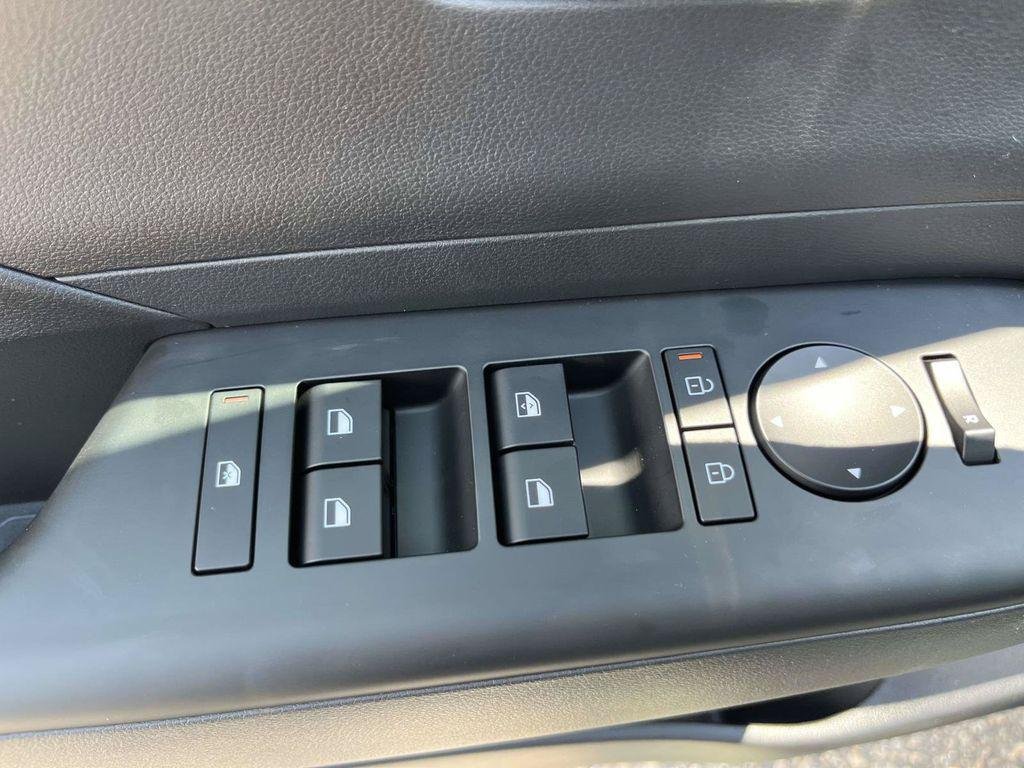 New 2026 Hyundai Kona SE FWD image 33
