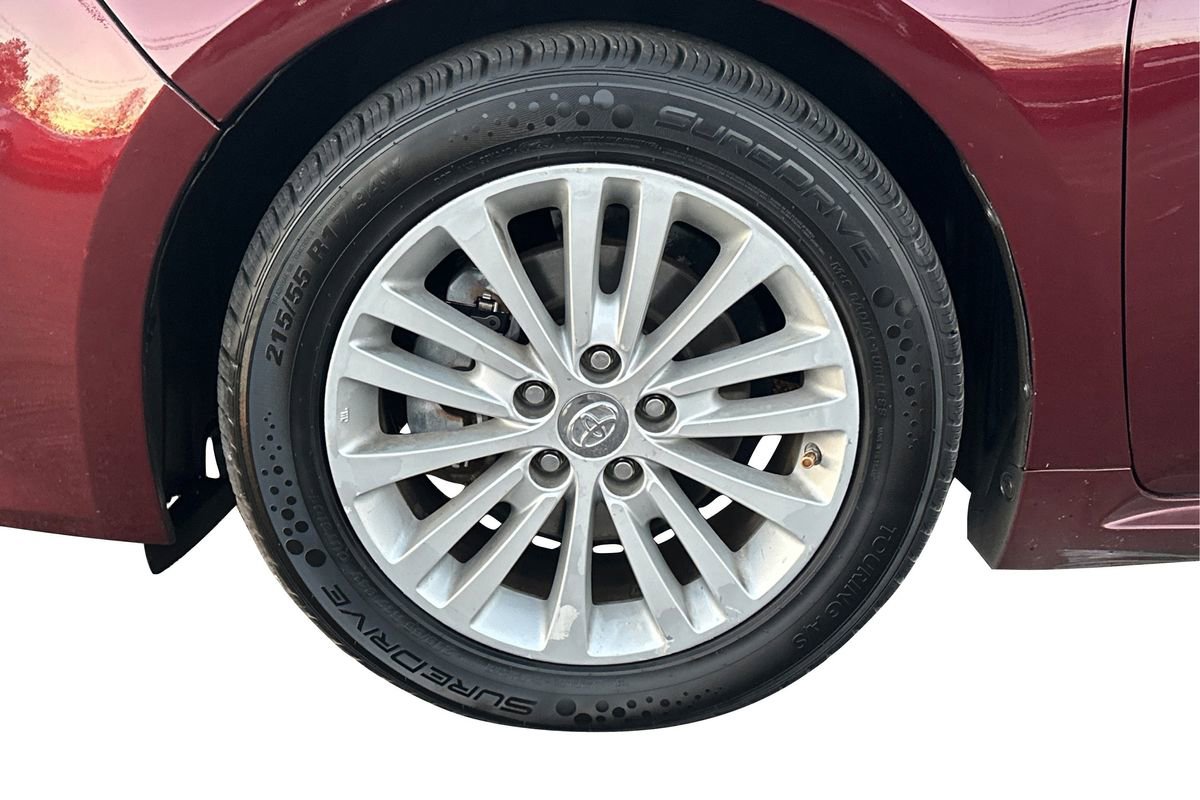 Used 2015 Toyota Avalon Limited image 27