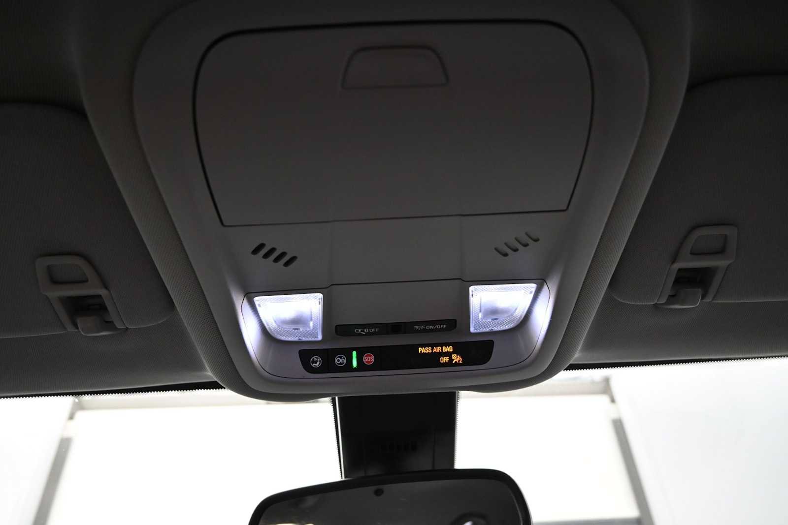 Used 2021 GMC Terrain SLE w/ Driver Convenience Package AWD/4WD image 18