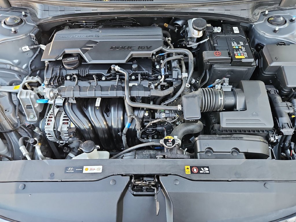 Used 2025 Hyundai Elantra SEL FWD image 32