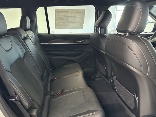 New 2026 Jeep Grand Cherokee L Altitude image 25