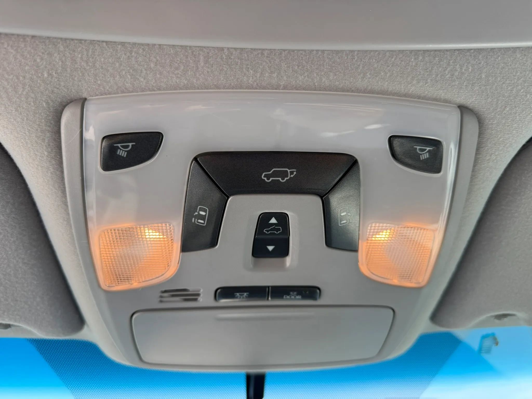 Used 2012 Toyota Sienna XLE FWD image 23