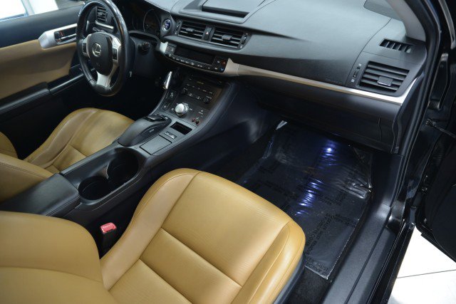 Used 2012 Lexus CT 200h image 17