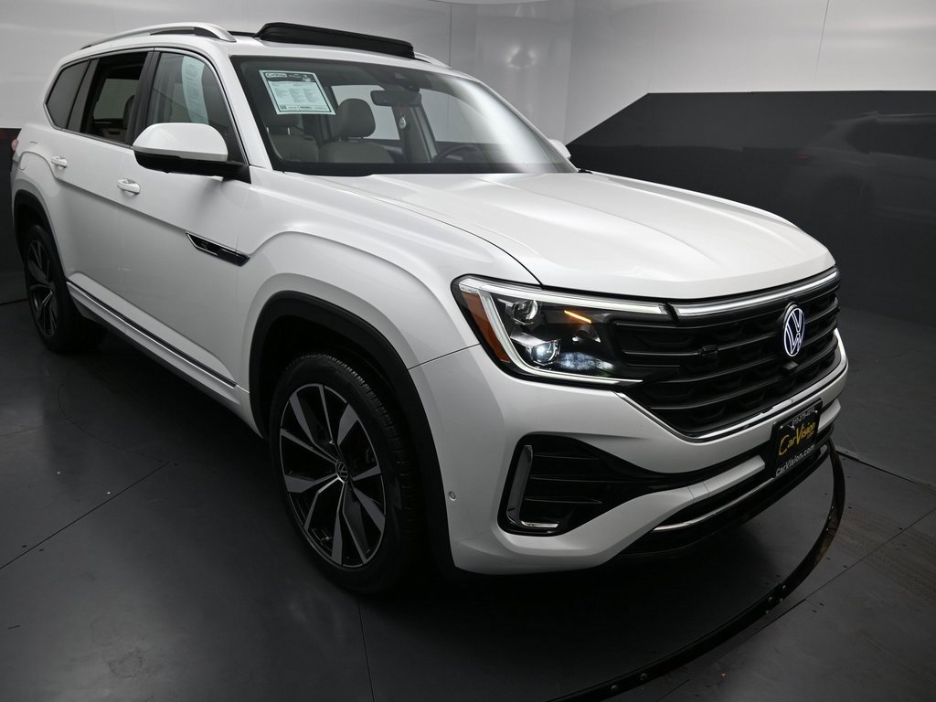 Used 2024 Volkswagen Atlas SEL Premium R-Line image 10