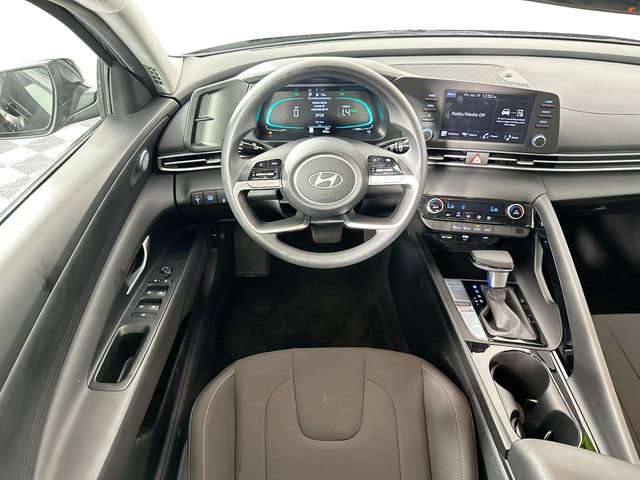 Used 2026 Hyundai Elantra Hybrid FWD image 18