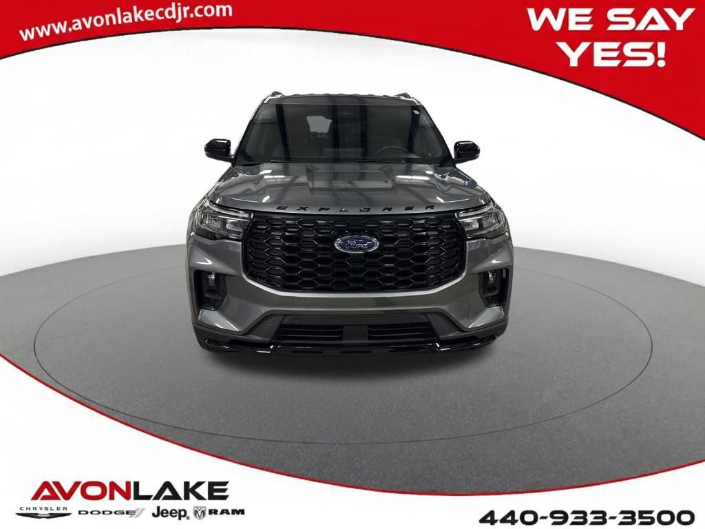 Used 2025 Ford Explorer ST-Line w/ ST-Line Street Pack image 9