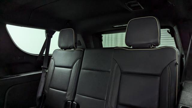 Used 2023 Chevrolet Suburban Premier image 17