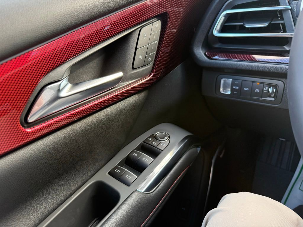 New 2026 Chevrolet Traverse RS w/ LPO, Floor Liner Package image 32
