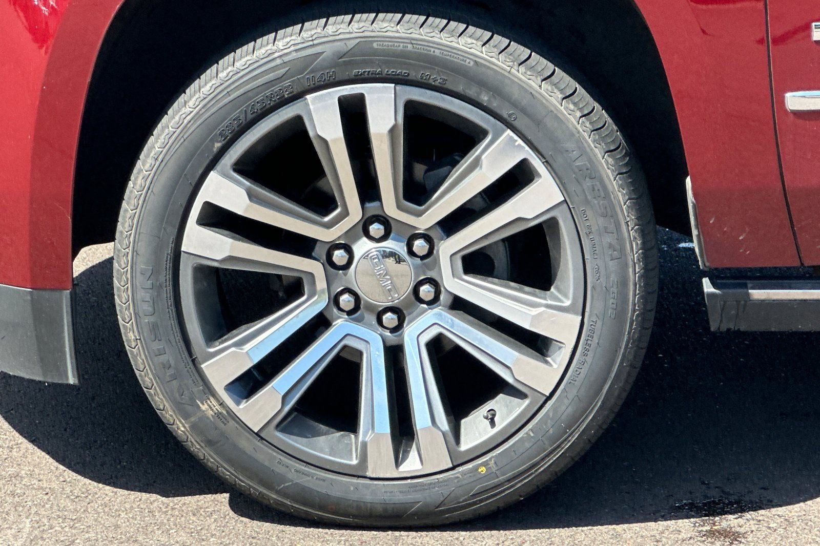 Used 2018 GMC Yukon Denali w/ Denali Ultimate Package AWD/4WD image 26