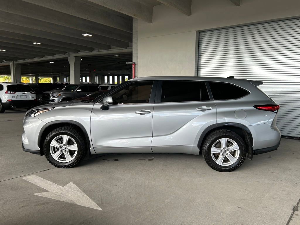 Used 2023 Toyota Highlander LE image 8