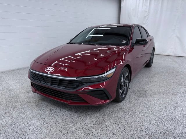 Used 2025 Hyundai Elantra Sport FWD image 5
