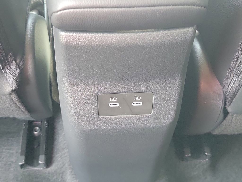 Certified 2025 Nissan Kicks SR image 18