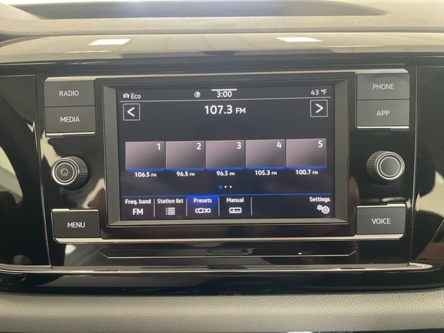 Certified 2023 Volkswagen Taos S image 18