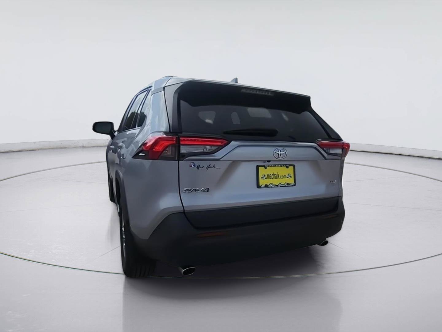 Used 2023 Toyota RAV4 XLE w/ Convenience Package FWD image 7