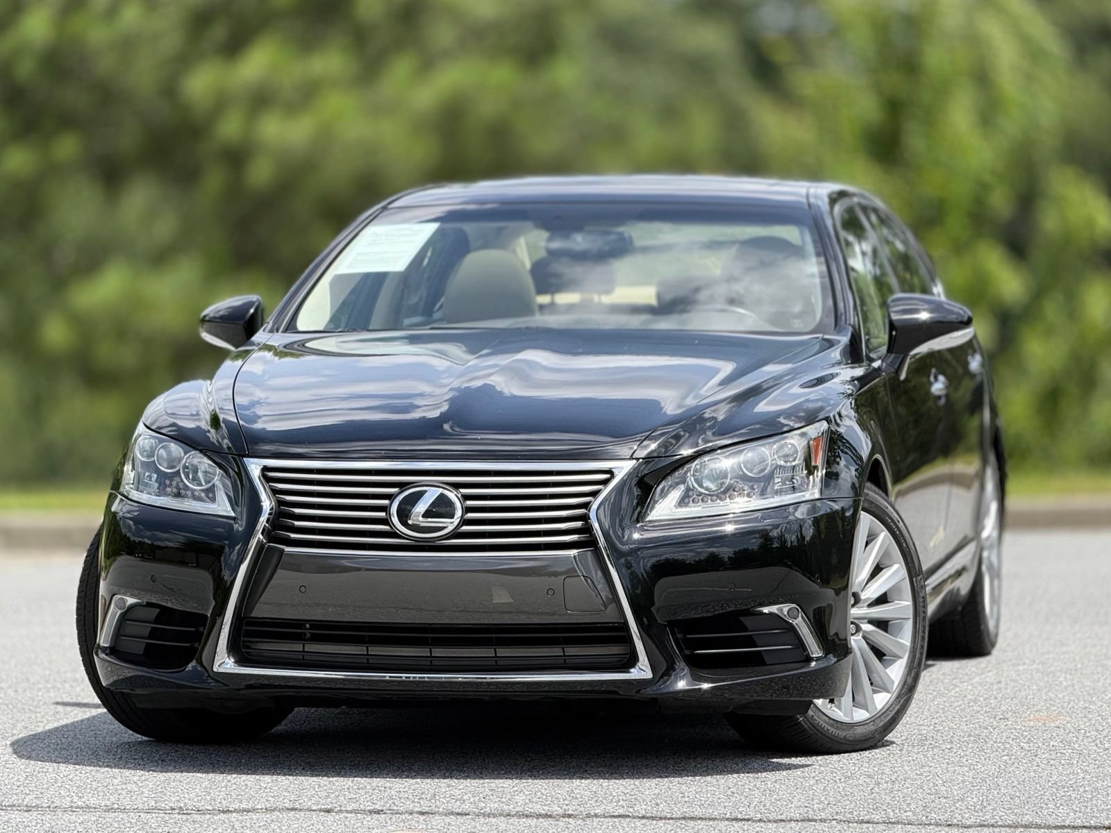Used 2017 Lexus LS 460 L AWD/4WD image 2