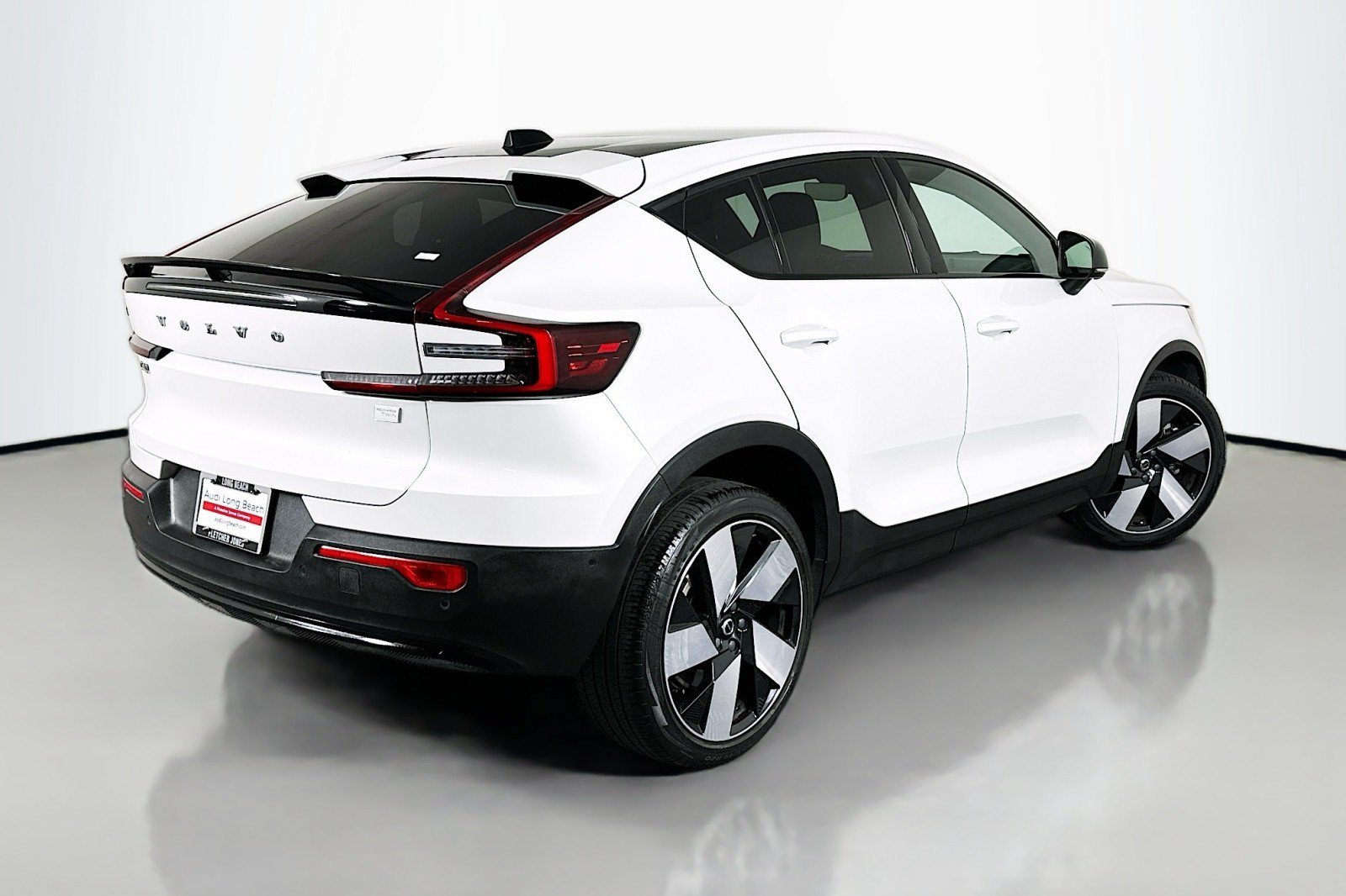 Used 2023 Volvo C40 P8 Recharge Ultimate AWD/4WD image 14
