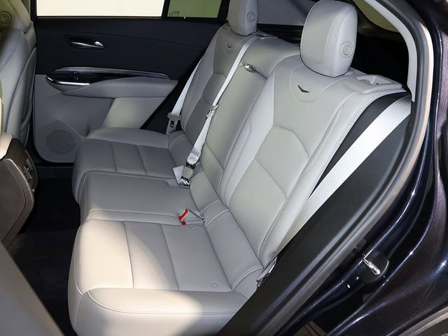 Used 2023 Cadillac XT4 Luxury w/ Cold Weather Package FWD image 13