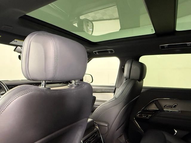 Used 2025 Land Rover Range Rover Sport SE AWD/4WD image 23
