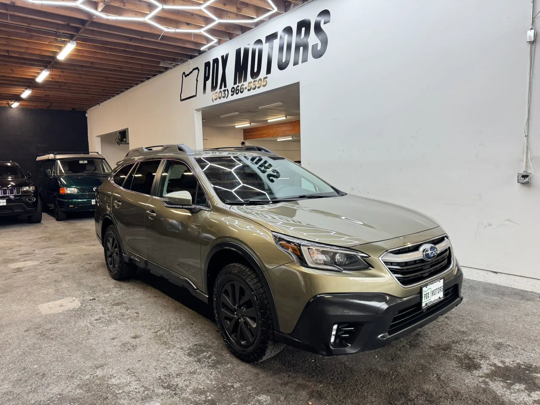 Used 2022 Subaru Outback Premium image 2