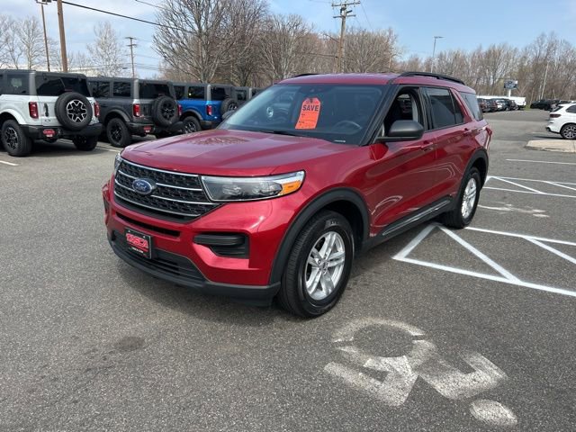 Used 2023 Ford Explorer XLT AWD/4WD image 3