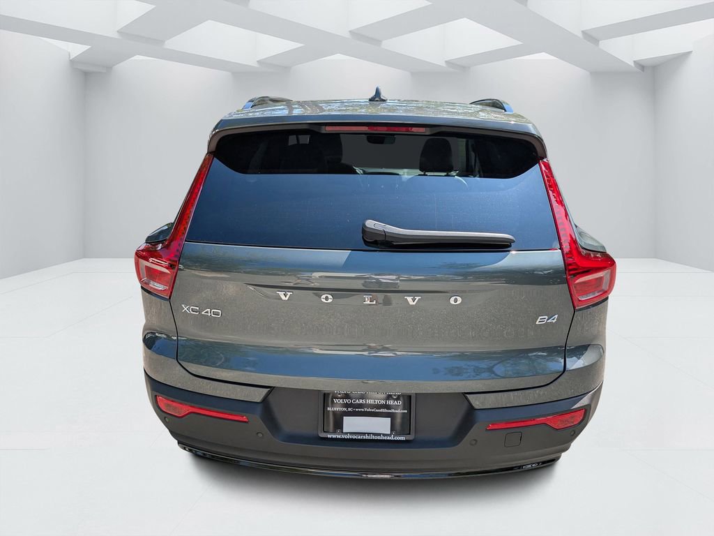 New 2026 Volvo XC40 B4 Plus w/ Climate Package FWD image 4