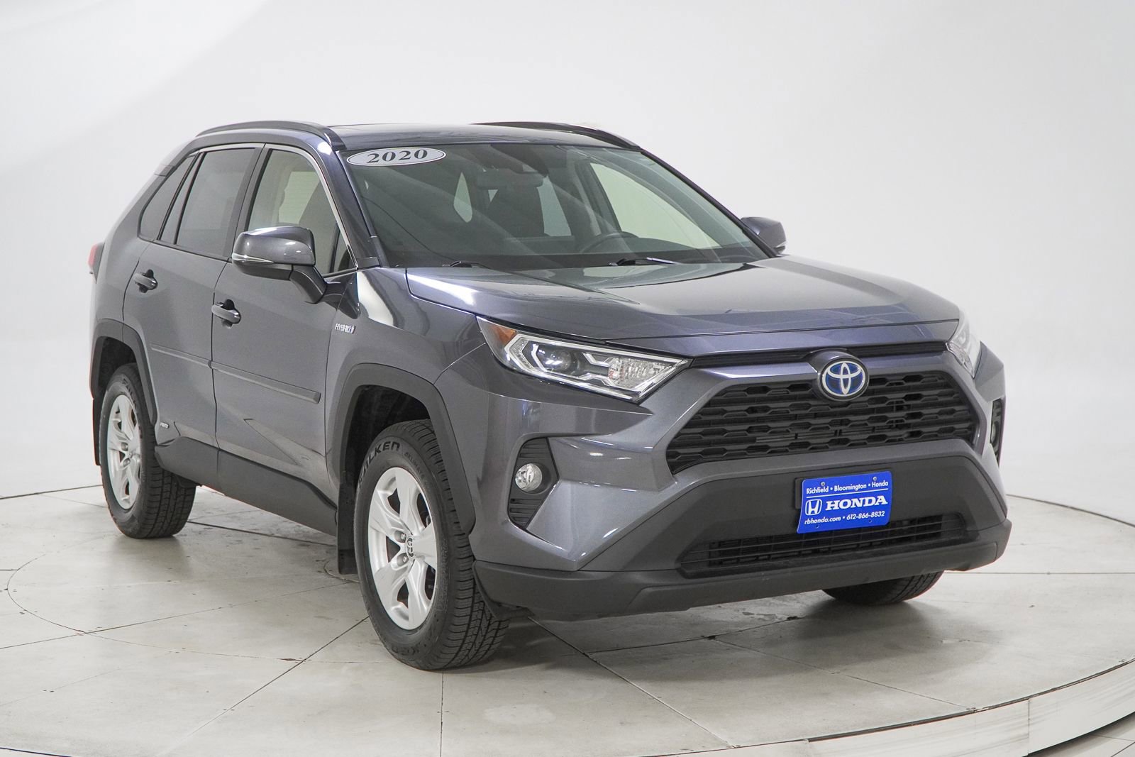 Used 2020 Toyota RAV4 XLE w/ Convenience Package AWD/4WD image 16