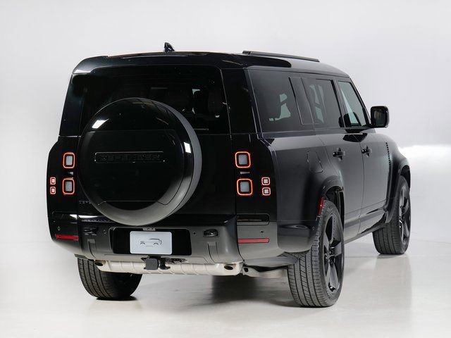 New 2026 Land Rover Defender 130 X-Dynamic SE AWD/4WD image 2