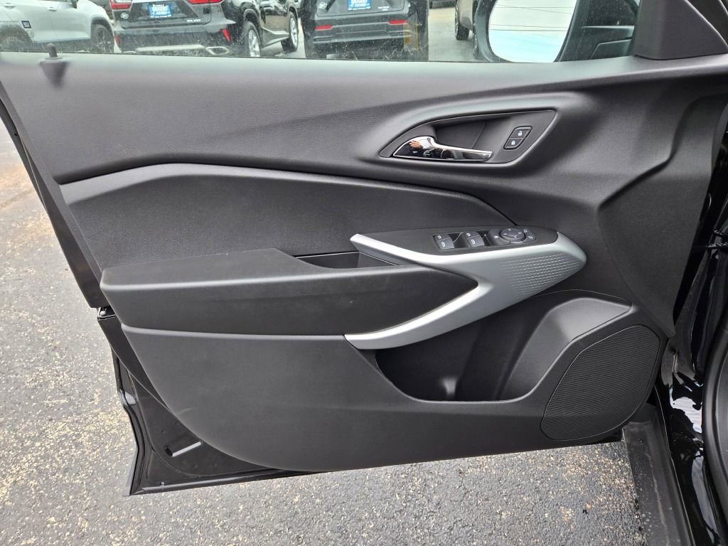 New 2026 Chevrolet Trax RS w/ Sunroof Package image 19