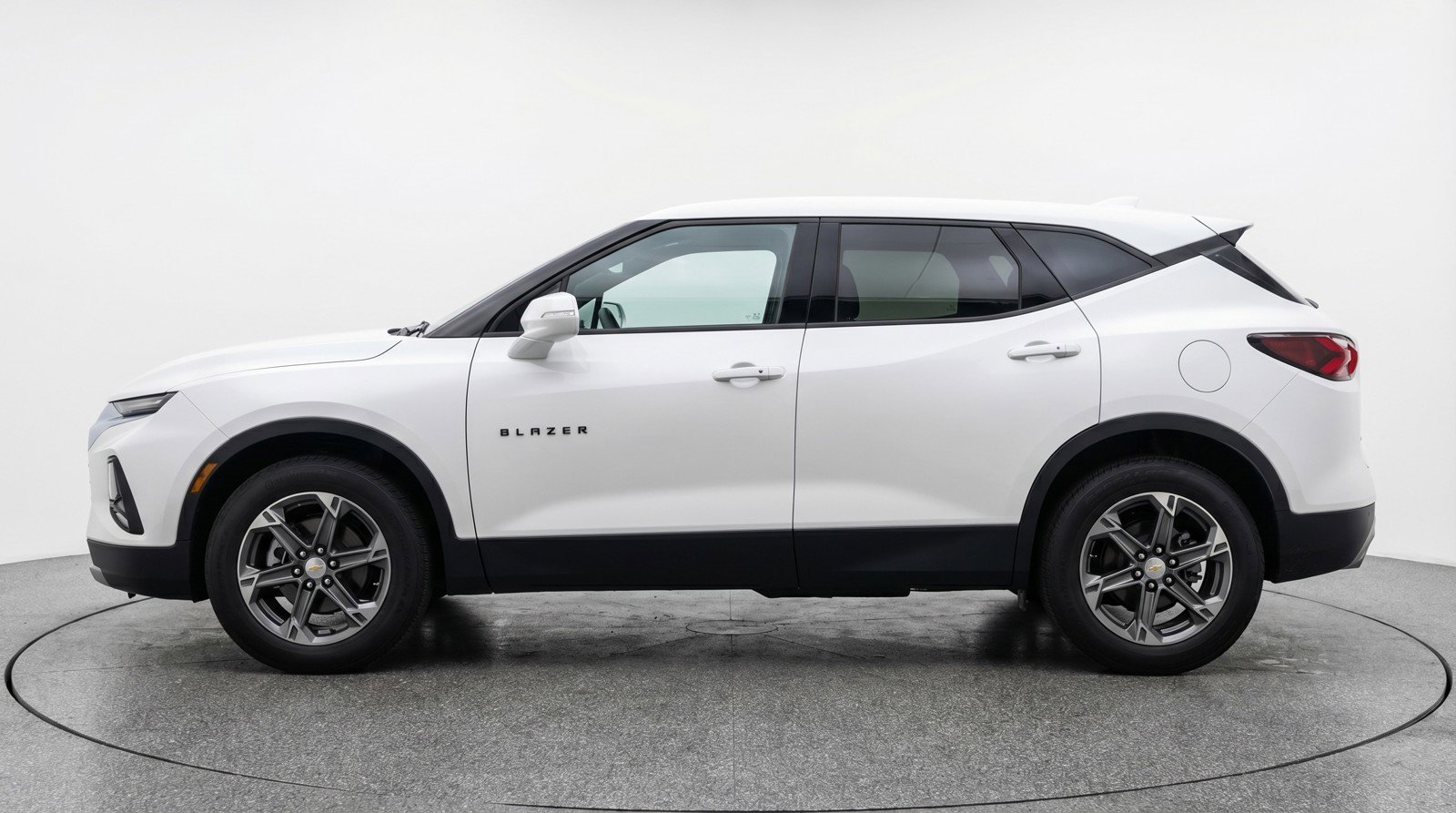 Used 2025 Chevrolet Blazer LT FWD image 5